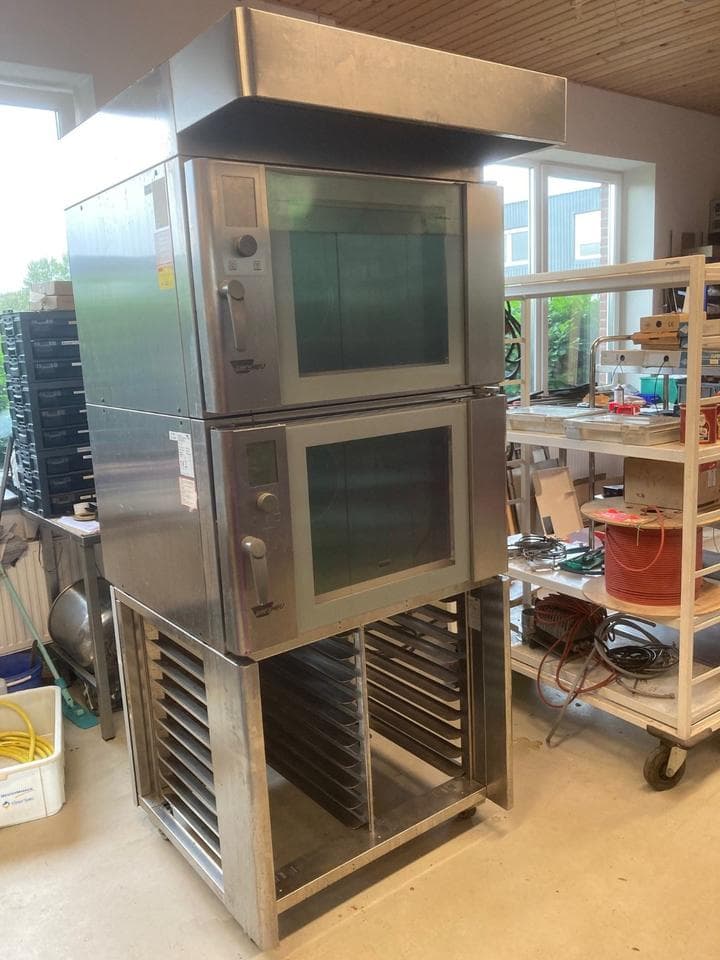 Ladenbackofen Wiesheu 2 x B4-E2, Bäckereiofen / Backofen für 3.400€ VB€